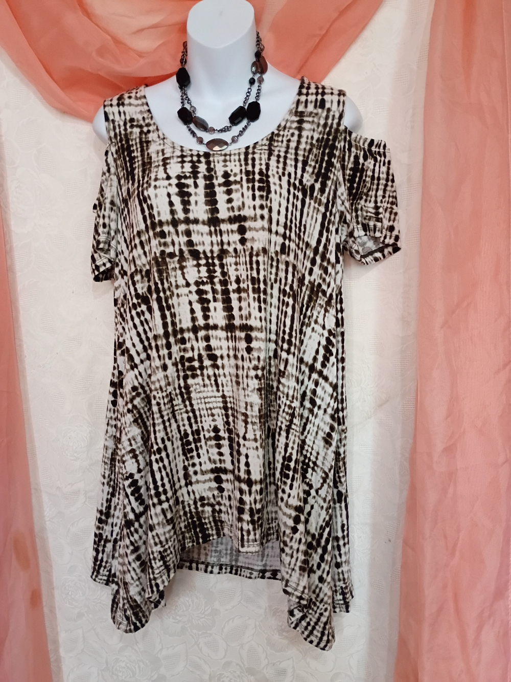 Jones New York Cream and Brown Cold-Shoulder Tunic Top
